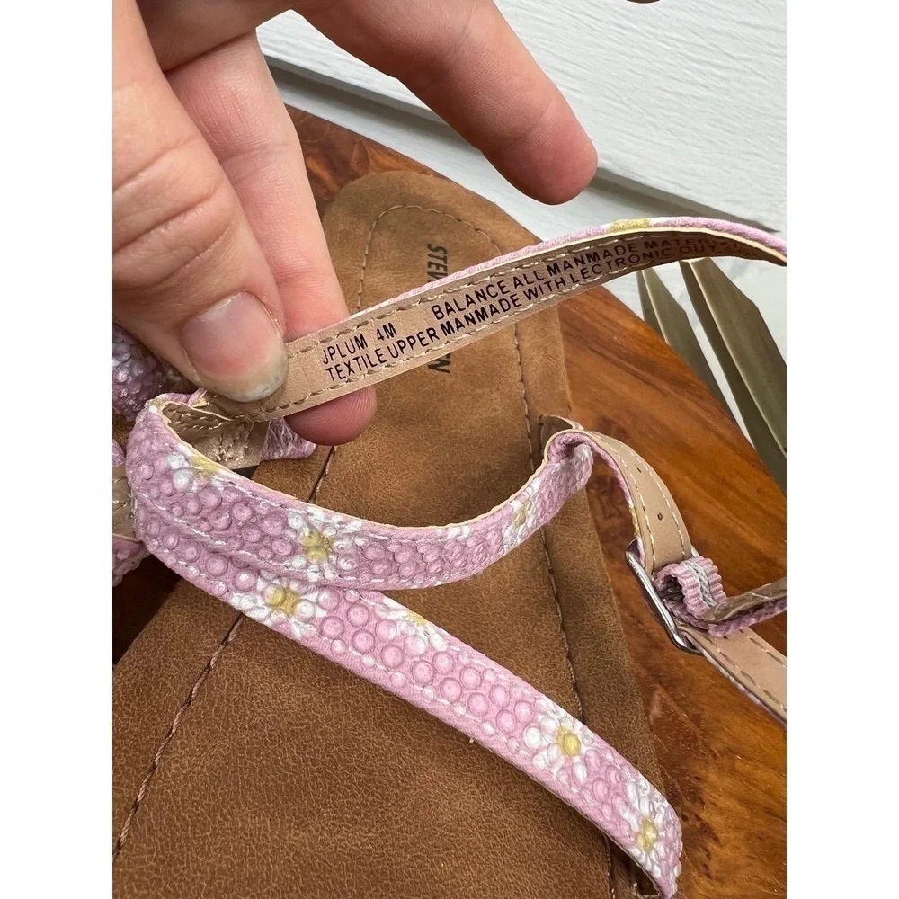 STEVE MADDEN Girls Daisy Print Strappy Flat Sandals Size 4